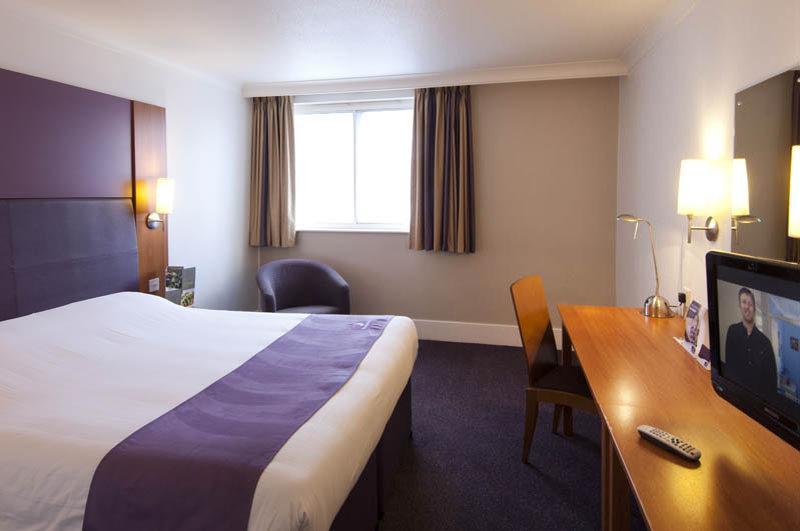 Premier Inn Haydock Park/M6 J23 Warrington Ngoại thất bức ảnh
