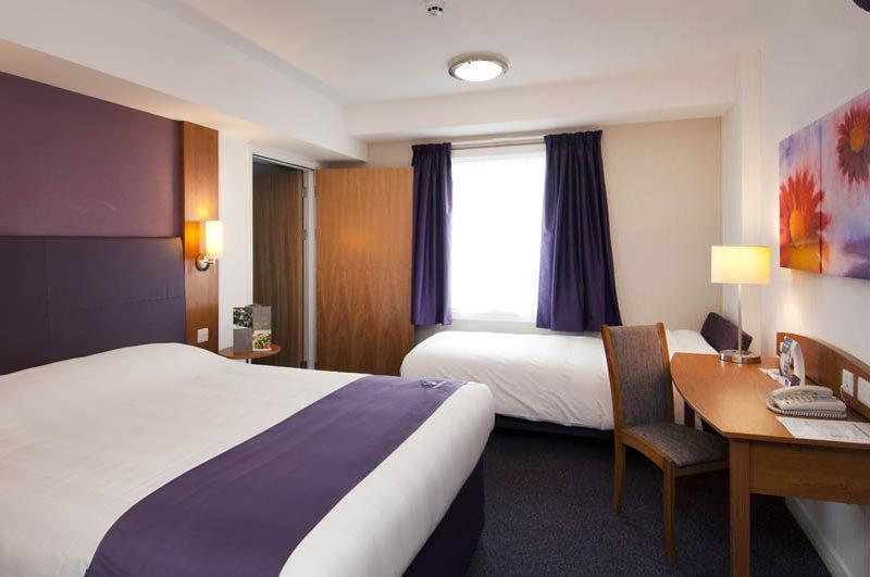 Premier Inn Haydock Park/M6 J23 Warrington Ngoại thất bức ảnh