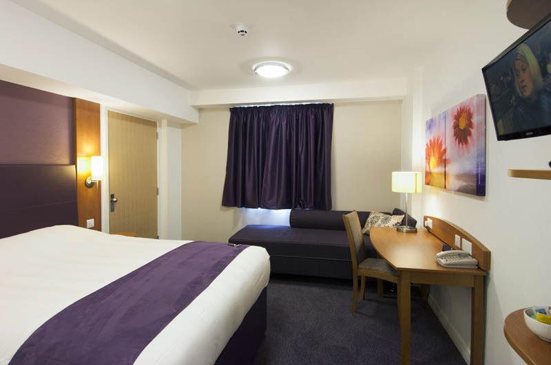 Premier Inn Haydock Park/M6 J23 Warrington Ngoại thất bức ảnh